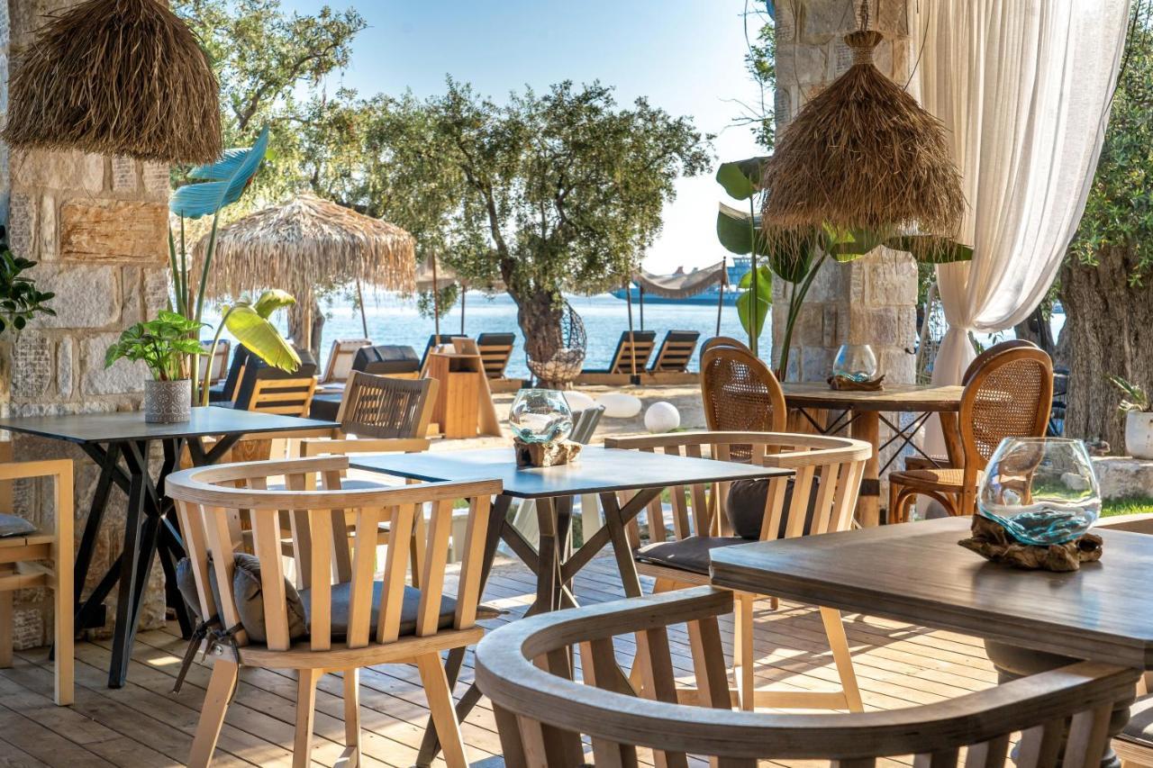 By The Sea Luxury Suites Liménas Eksteriør bilde